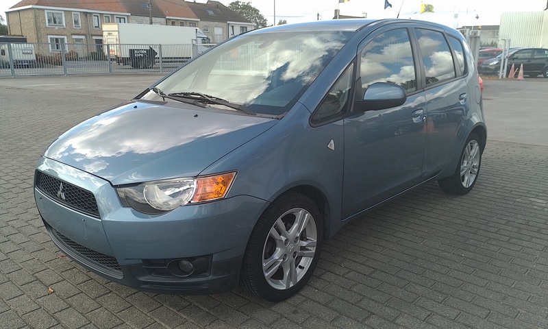 MITSUBISHI Colt